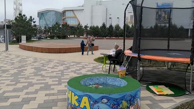 Набережная реки Свияги у Аквамолла в Ульяновске, 12.06.2023 смотреть онлайн