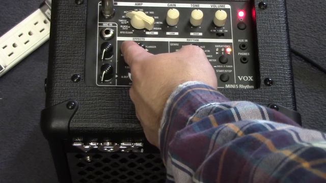 Vox Mini5 Rhythm Battery Powered Busking Amp смотреть онлайн