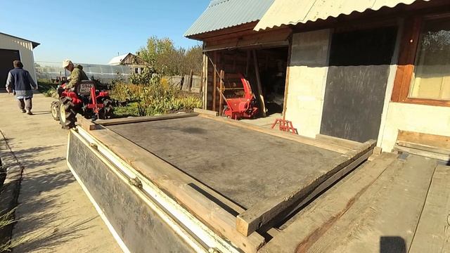 Осеннее рыхление земли клыком смотреть онлайн