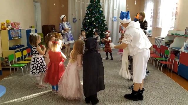 Новогодний утренник в средней группе смотреть онлайн