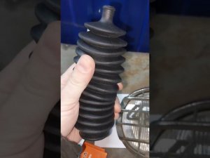 Прям кратчайший обзор Pajero Junior 1.1. Замена обводных ремней и левого пыльника рулевой рейки.