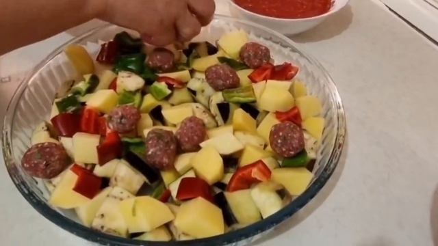 Котлеты с овощами в духовке (FIRINDA PATLICANLI KÖFTE) смотреть онлайн