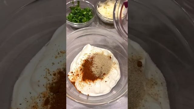 Рецепт курицы запеченной в сметане смотреть онлайн