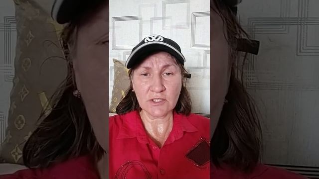 У Сары жидкий кал с кровью смотреть онлайн