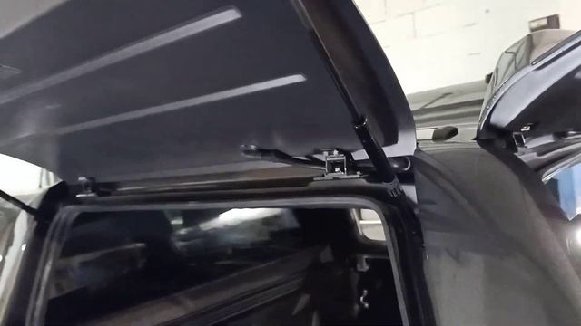 Кунг с боковыми клапанами для Toyota Hilux смотреть онлайн