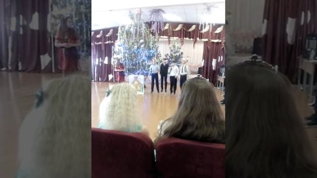 Новогодние сценки для всех классов смотреть онлайн