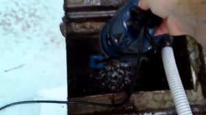 ОТКАЧИВАЮ ДОЖДЕВУЮ ВОДУ ИЗ ВЫГРЕБНОЙ ЯМЫ ДРЕНАЖНЫМ НАСОСОМ (УТРО)