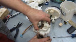 Как поменять  топливный фильтр на Киа Сид 2008 Kia Ceed