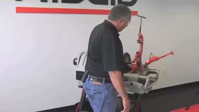 How To Use The RIDGID® 1224 Threading Machine