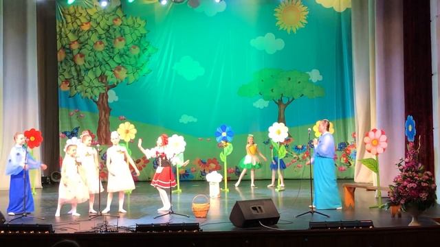 Г.Воронеж 15.05.2019г Дворец молодежи.Постановка сказки"Красная шапочка на Божьем лугу" смотреть онлайн