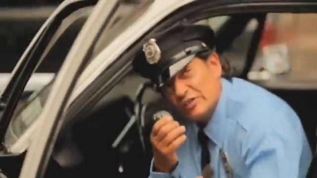 Laura Pausini - Con La Musica Alla Radio (Official Video)