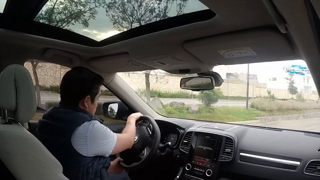 Renault Koleos. Es de las mejores opciones pero tiene una debilidad смотреть онлайн