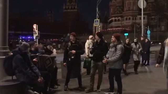 Поём у стен Кремля в час земли! смотреть онлайн