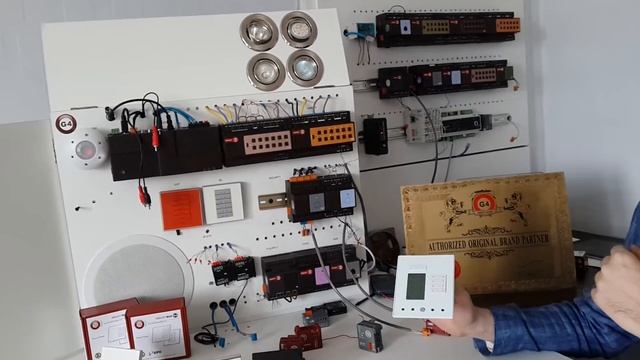 Выключатели Smart Bus G4 и S Wave