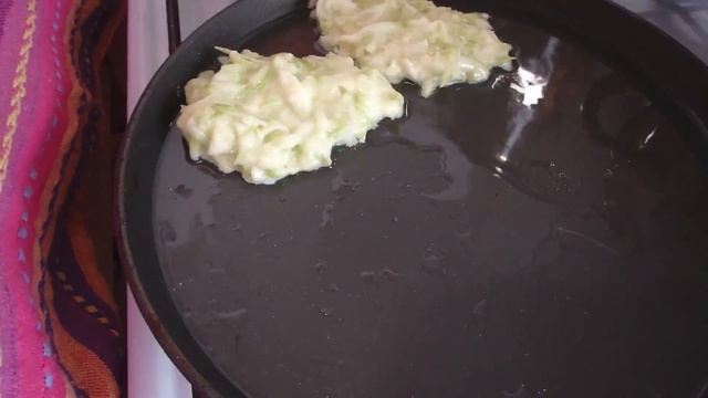 How to make zucchini fritters/ Как сделать оладьи из кабачков смотреть онлайн