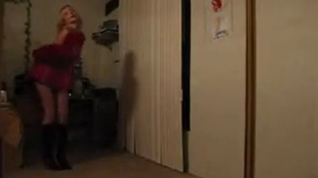 Новогодний танец смотреть онлайн