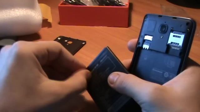 Распаковка телефона: Lenovo S660