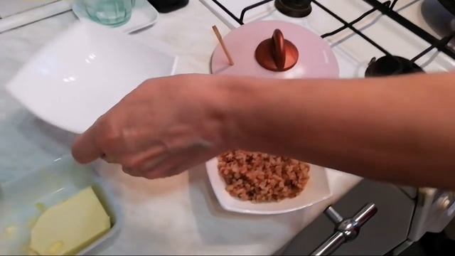 САМЫЙ ЛУЧШИЙ ЗАВТРАК - ЭТО ГРЕЧКА. И В КОНЦЕ НЕБОЛЬШОЕ ОТСТУПЛЕНИЕ В ПОЛЬЗУ ЗДОРОВЬЯ. смотреть онлайн