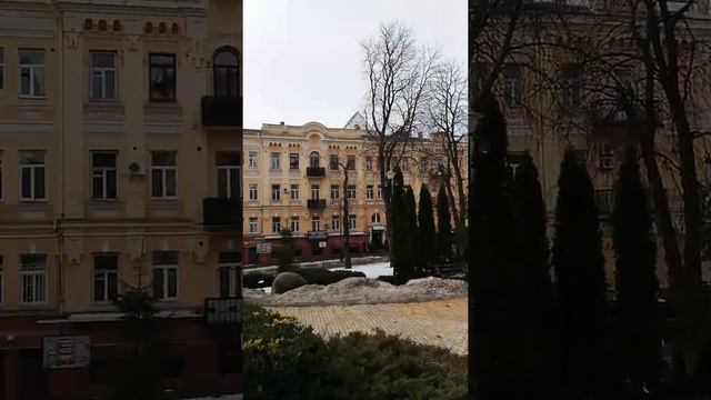 Площадь у Золотых ворот в Киеве. смотреть онлайн