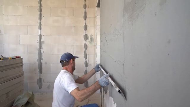 Как выровнять стены по маякам. Обзор от компании "Мастера Ремонта" смотреть онлайн