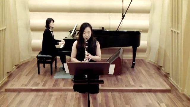 Carl Stamitz Concerto for Clarinet No.3 in B-flat Major Rond (MinJi Chung) смотреть онлайн
