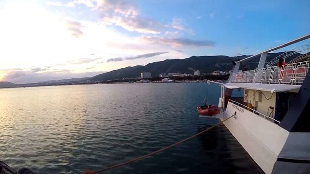 Пассажирский порт Геленджик | Passenger port /закат/ смотреть онлайн