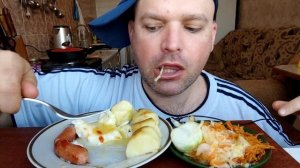 МУКБАНГ обжаренная картошка и сосиски/ОБЖОР яичница