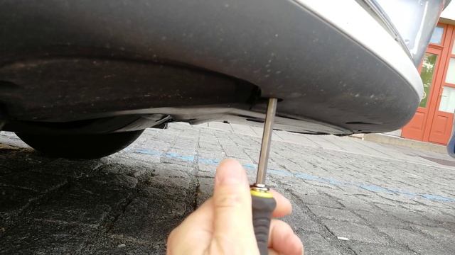 Замена освещения FORD Galaxy 2006-2010 передний габарит и противотуманные фары смотреть онлайн