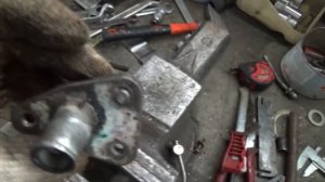 Паджеро 3. Ремонт трапеции стеклоочистителя. У машины есть душа!