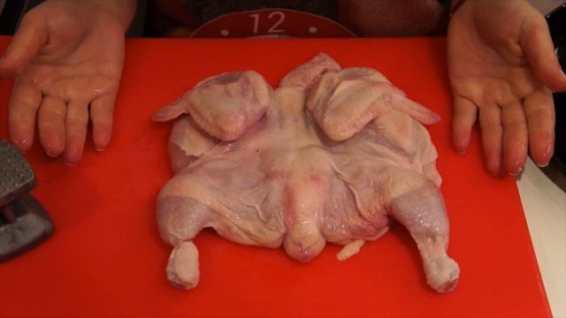 Цыплёнок табака (წიწილა ტაბაკა) по-нашему смотреть онлайн
