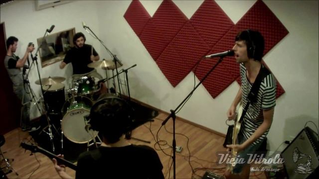 The Novos - About a Girl (NIRVANA) смотреть онлайн