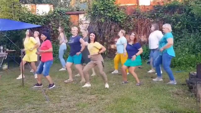 «Наконец-то позитив!»: в Интернете оценили дачный флешмоб орловчанок с топором и лопатой смотреть онлайн