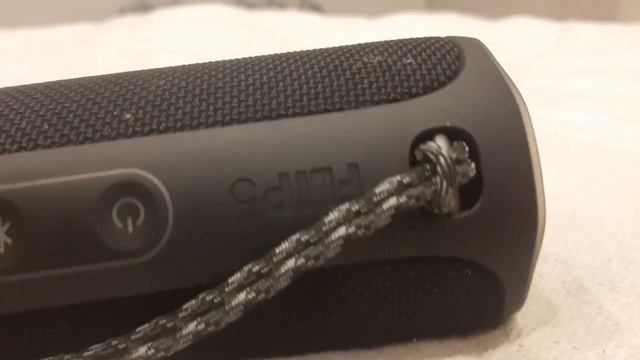 Как вставить или снять нитку на JBL FLIP 5 смотреть онлайн