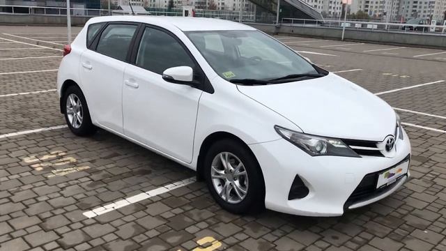 Toyota Auris смотреть онлайн
