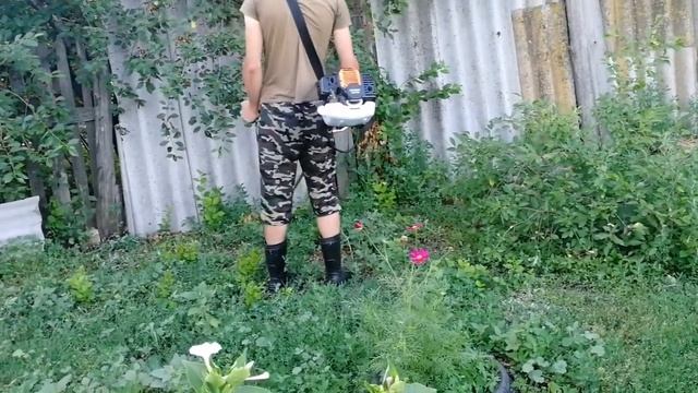 Сын косит ТРИММЕРОМ траву МОИ ЛЮБИМЫЕ ЦВЕТЫ смотреть онлайн