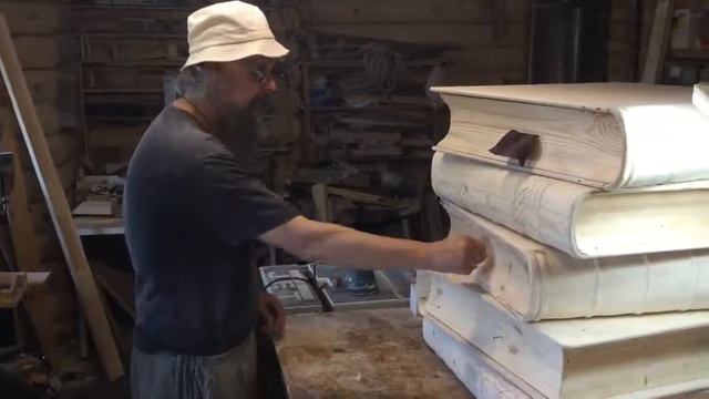 Книжный стол, в процессе проверка книжек шуфлядок) смотреть онлайн