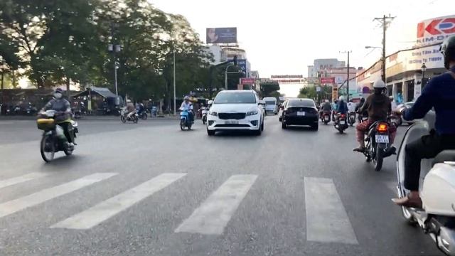 Rach Gia on Bicycle - Rach Gia Rush Hour - Rach Gia Vietnam - 3-2023 смотреть онлайн