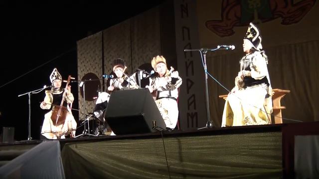 Горловое пение. Алтайцы на Тун Пайрам 2013. Этника. смотреть онлайн