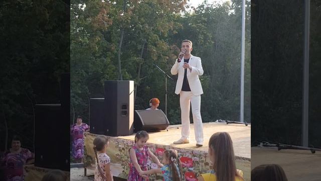 Белый лебедь на пруду. Дмитрий Хмелёв смотреть онлайн