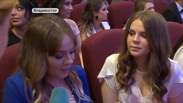 Дипломы об окончании вручили выпускникам медицинского университета смотреть онлайн