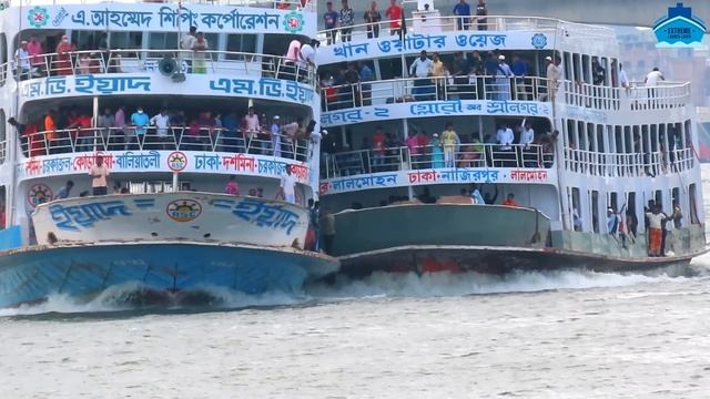 মাঝনদীতে দুটো লঞ্চের সংঘর্ষ | ভয়াবহ দুর্ঘটনা থেকে রক্ষা পেলো হাজার হাজার যাত্রী | Launch Accident смотреть онлайн