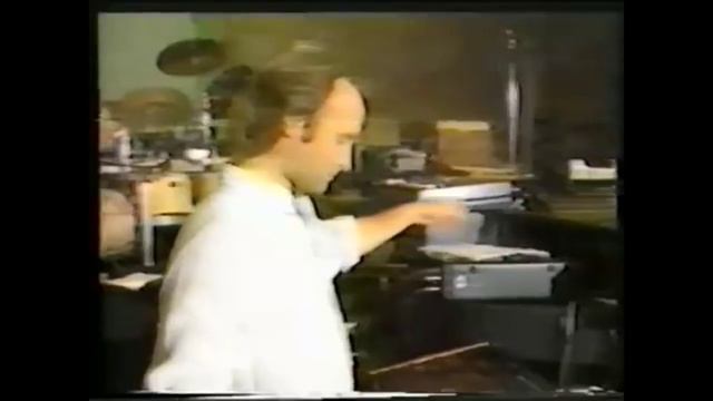 Phil Collins and LinnDrum смотреть онлайн