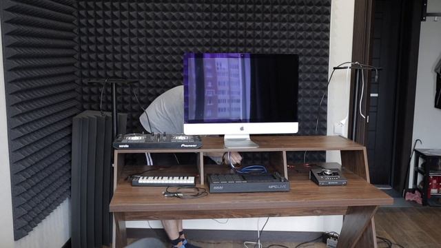 ЛУЧШИЙ КОМПЬЮТЕРНЫЙ СТОЛ ДЛЯ СТУДИИ | Output Platform Desk DIY | + Лайфхаки для студии смотреть онлайн