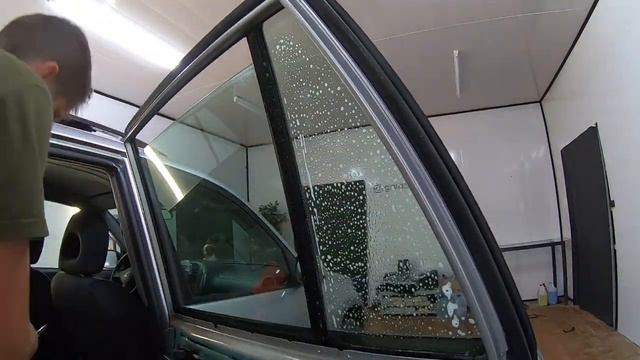 тонирование РАВ 4 своими руками Тонировка автомобиля заднего стекла на RAV 4 смотреть онлайн
