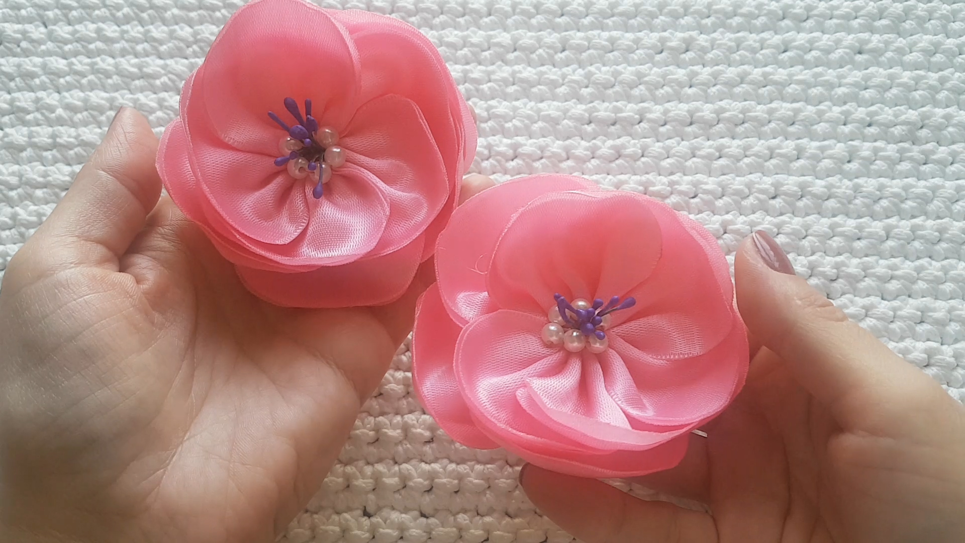 Легкий цветок из ленты ? Изготовление цветка из ленты ? Уловка с лентой смотреть онлайн