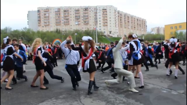 Школьный вальс Снежногорск 2016.mp4