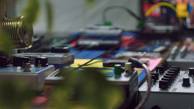 MASTER OF SILENCE ( Lyra-8 / Piano Tape Loop / Live Ambient ) смотреть онлайн