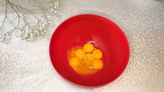 ПЫШНЫЙ БИСКВИТ!Оңай әрі,дәмді,жылдам дайындалатын биквииит.Қазақша рецепт смотреть онлайн