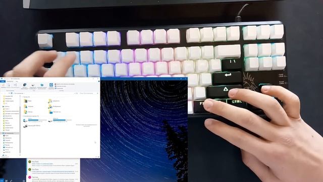 МУЛЬТИМЕДИЙНЫЕ КЛАВИШИ В КЛАВИАТУРЕ ЗА 2500 РУБЛЕЙ !! || Everglide E300 vs Fuhlen SM680R смотреть онлайн