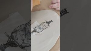 Как нанести подглазурную деколь
